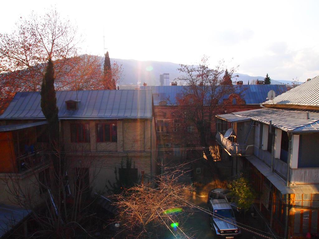 Green Stairs Guest House Tbilisi Exterior foto